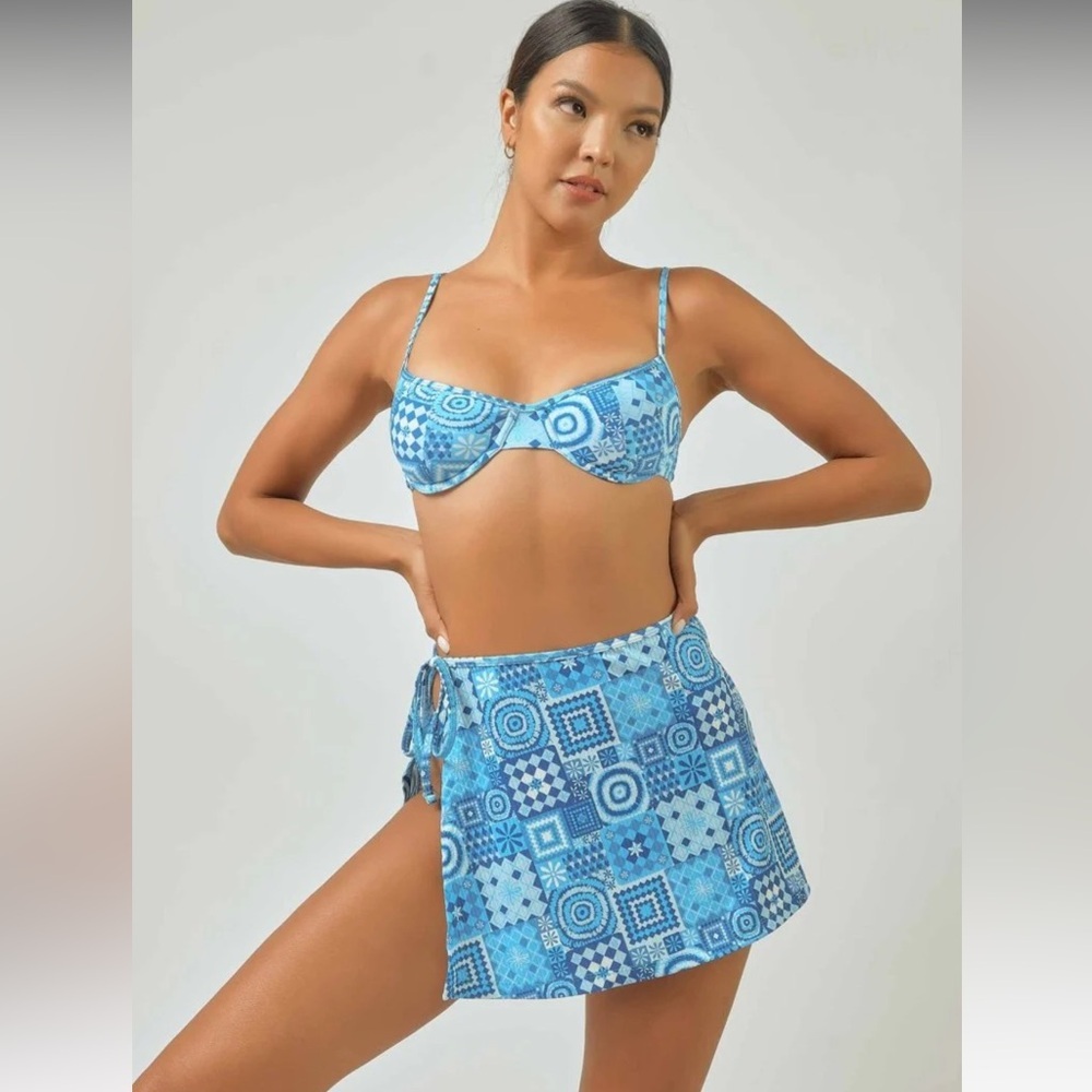 Blackbough Robyn Wrapโ Skirt Santorini Blue Tile Swim Cover Up Mini Skirt Medium